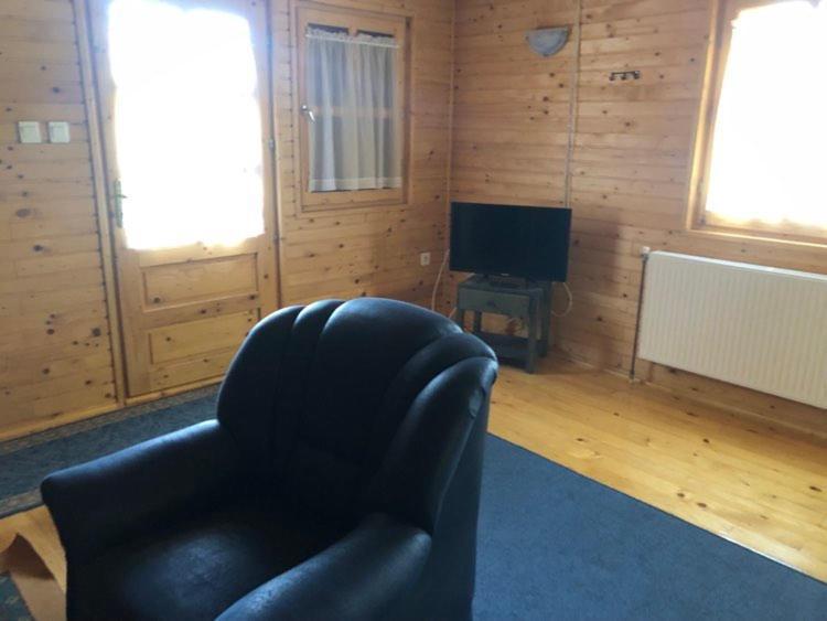 Almos Apartman Balatonfenyves Exterior foto